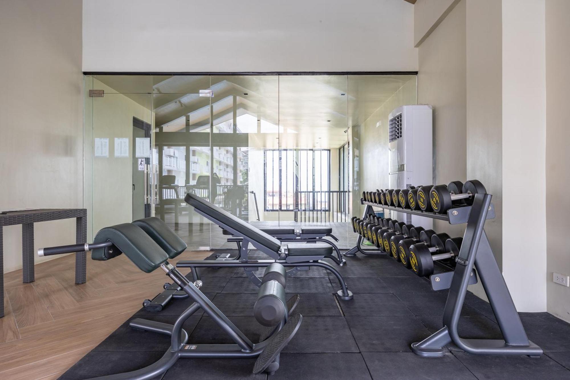 732 Express Condotel, 3 Minutes To Airport, With Gym & Pool Fast Wi-Fi, Free Netflix 麦克坦 外观 照片
